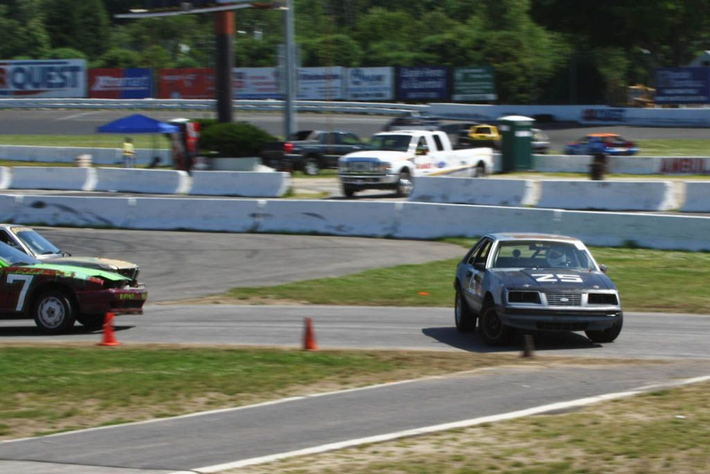 Illustration for article titled The 24 Hours Of LeMons New England 2009 Über Gallery, Part 2